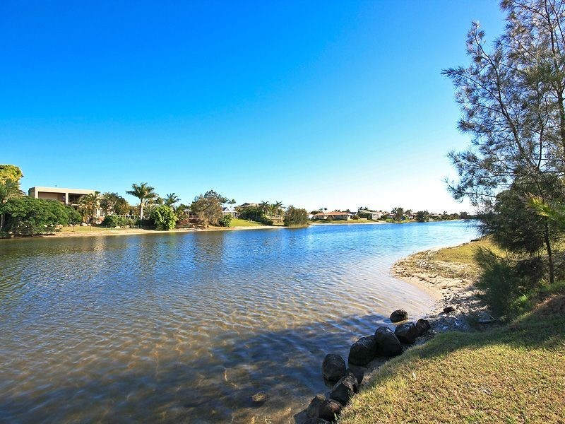 5 Parakeet Place, Burleigh Waters QLD 4220