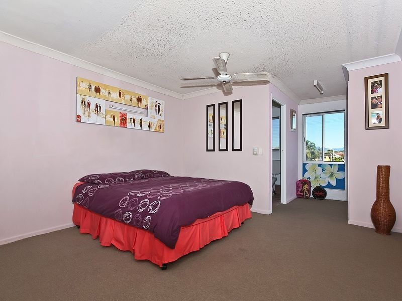 41 Tallebudgera Drive, Palm Beach QLD 4221