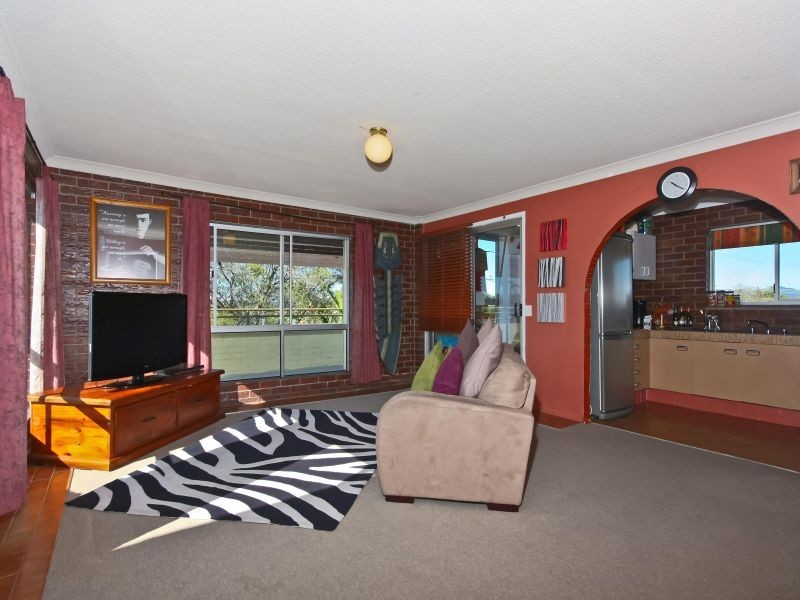 41 Tallebudgera Drive, Palm Beach QLD 4221