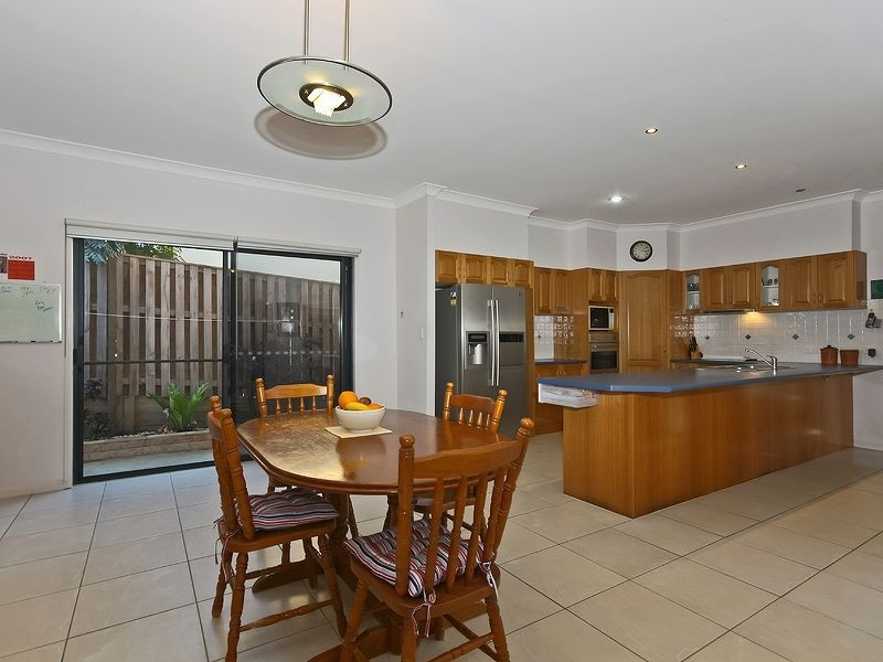 12 Acklin Court, Varsity Lakes QLD 4227