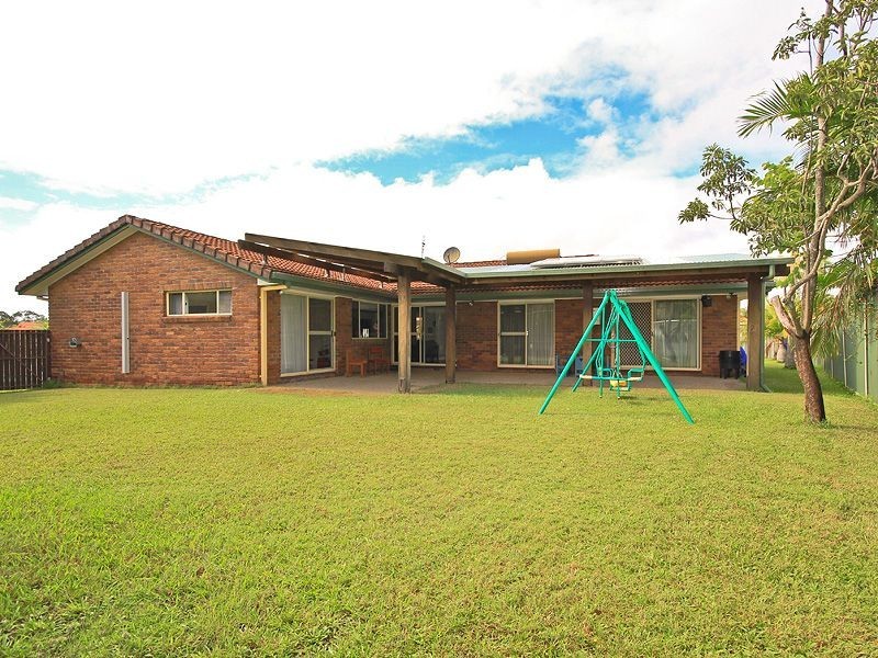 23 Silkyoak Court, Burleigh Waters QLD 4220