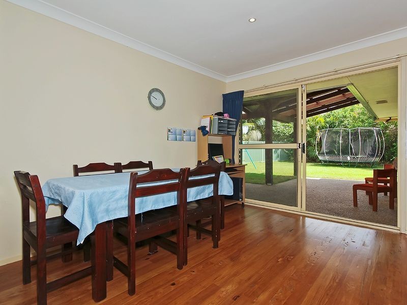 23 Silkyoak Court, Burleigh Waters QLD 4220