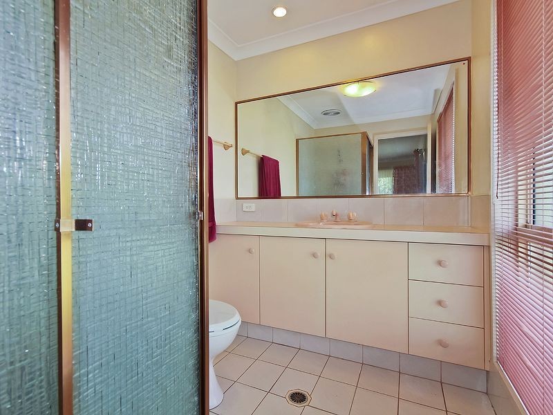 23 Silkyoak Court, Burleigh Waters QLD 4220