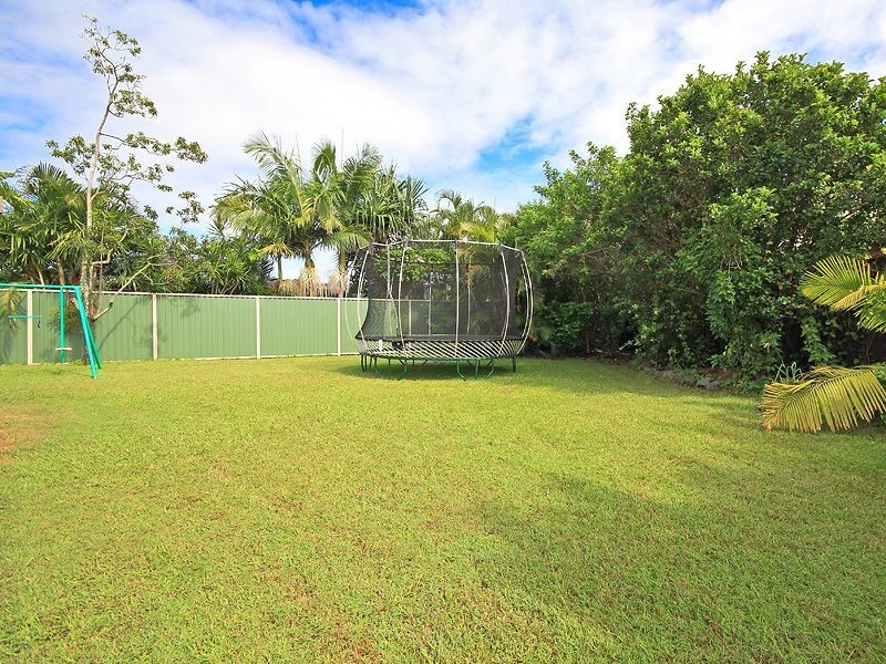 23 Silkyoak Court, Burleigh Waters QLD 4220