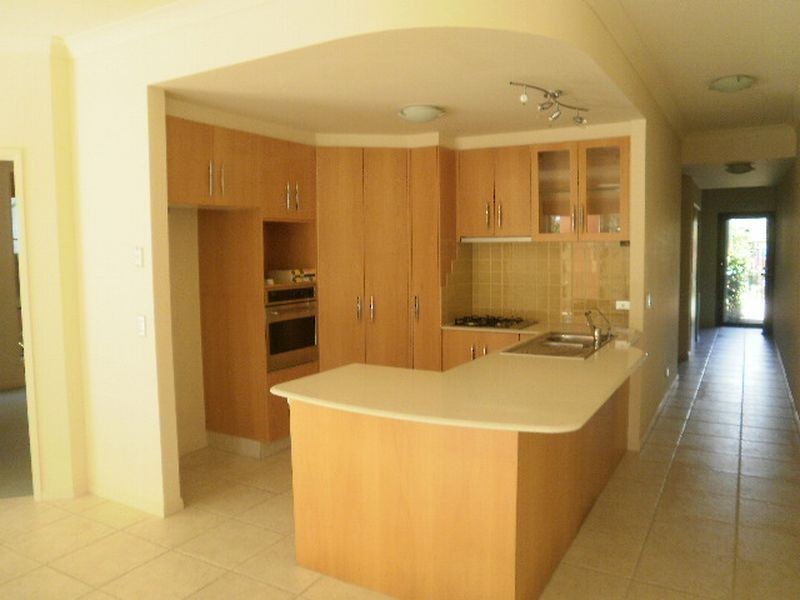 1002/1 The Cove, Carrara QLD 4211