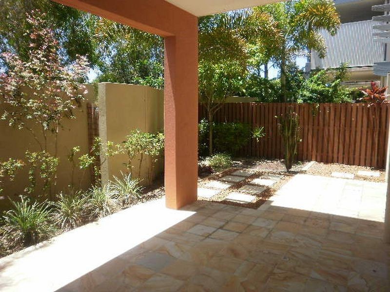 1002/1 The Cove, Carrara QLD 4211