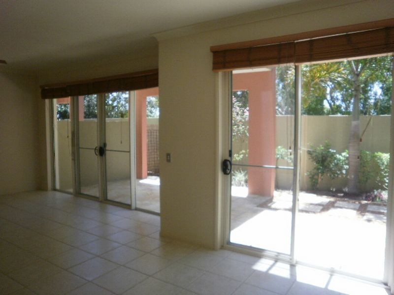 1002/1 The Cove, Carrara QLD 4211