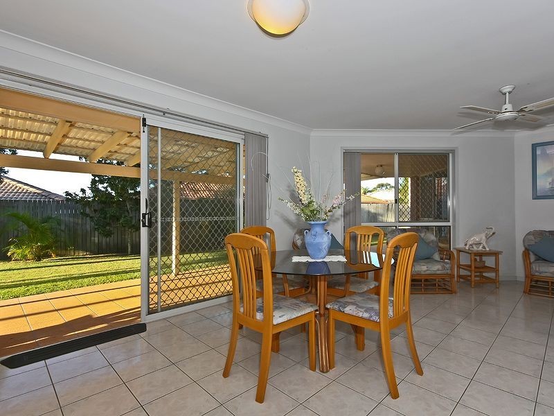 8 Sugarleaf Court, Burleigh Waters QLD 4220