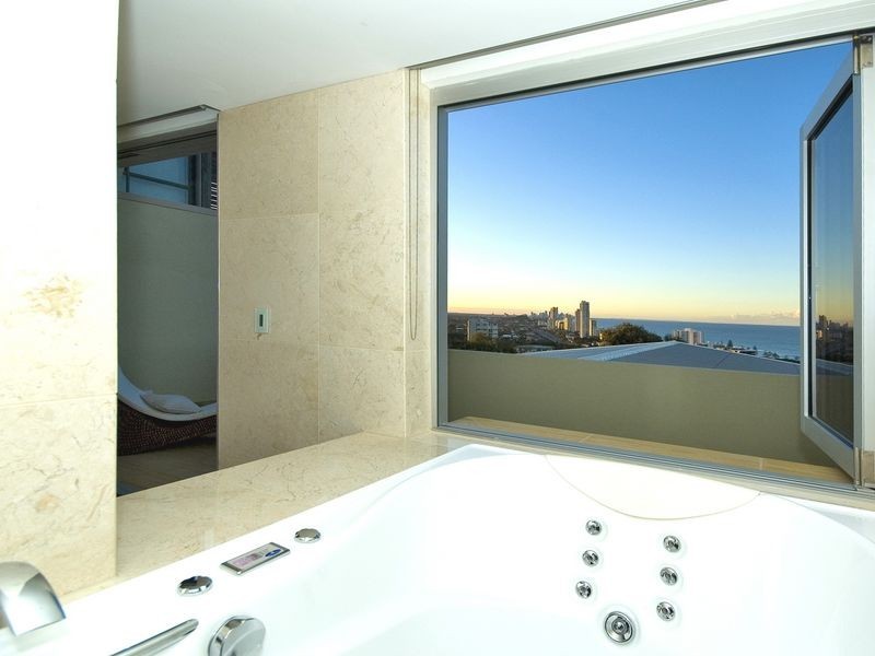 61 George Street, Burleigh Heads QLD 4220