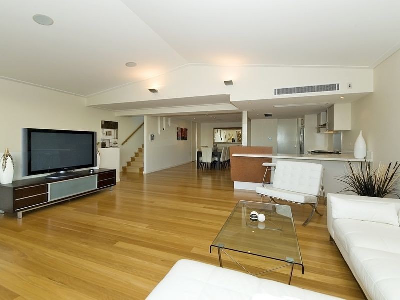 61 George Street, Burleigh Heads QLD 4220