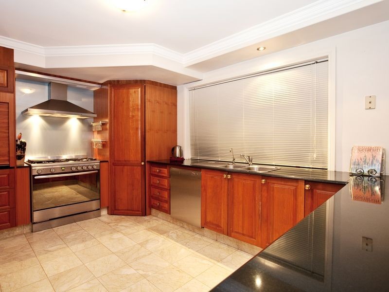 38 Kirralee Drive, Robina QLD 4226