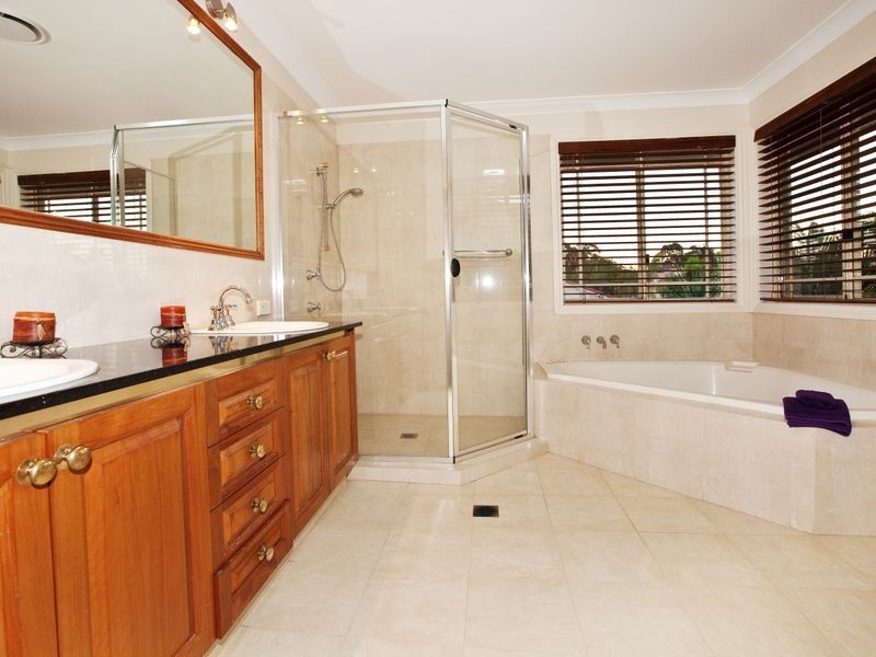 38 Kirralee Drive, Robina QLD 4226