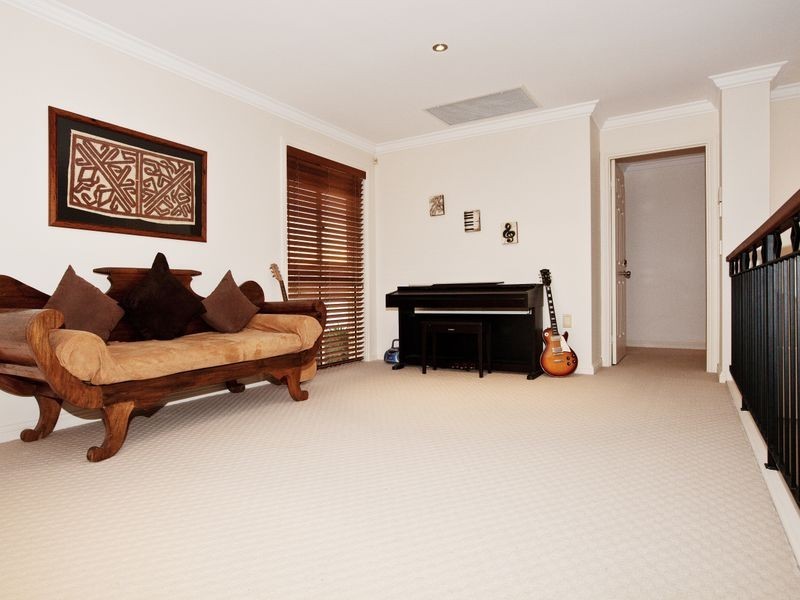 38 Kirralee Drive, Robina QLD 4226