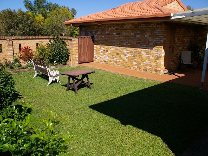 2/13 Bottlewood Court, Burleigh Waters QLD 4220