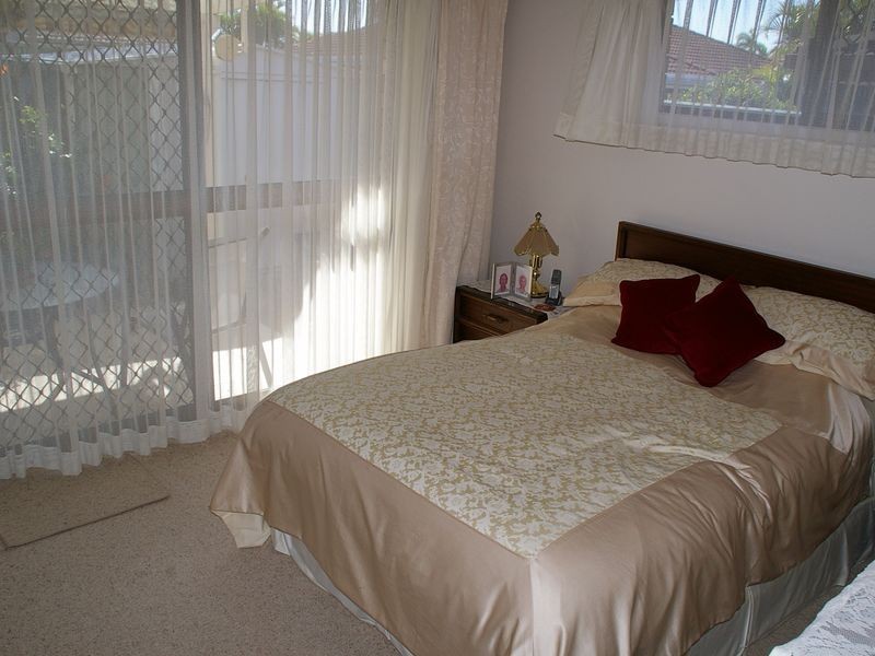 2/13 Bottlewood Court, Burleigh Waters QLD 4220