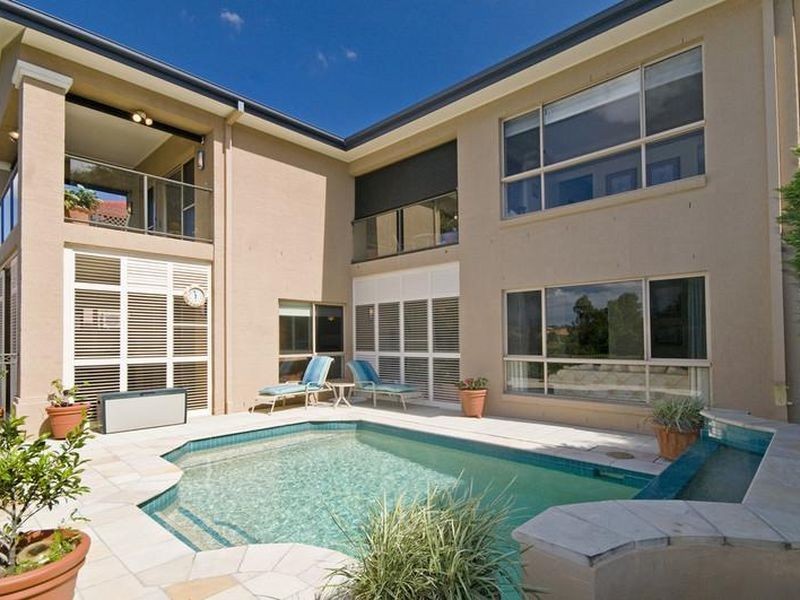 116 Dunlin Drive, Burleigh Waters QLD 4220