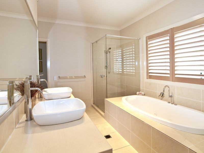 116 Dunlin Drive, Burleigh Waters QLD 4220