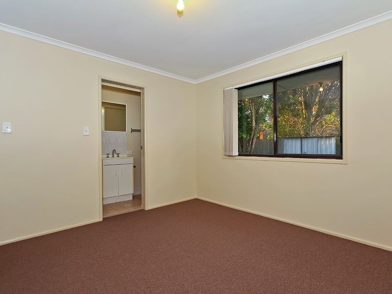 4 Triscay Place, Varsity Lakes QLD 4227