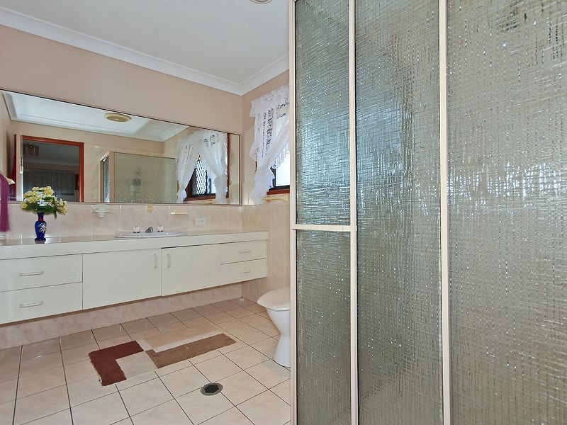 131 Treeview Drive, Burleigh Waters QLD 4220