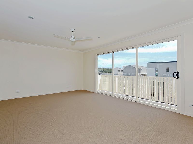 26 Emily Way, Varsity Lakes QLD 4227