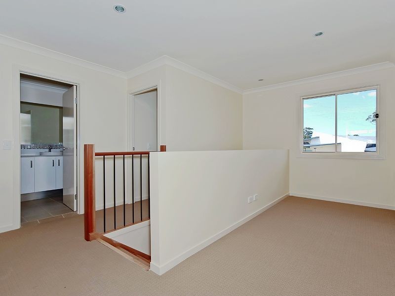 30 Emily Way, Varsity Lakes QLD 4227