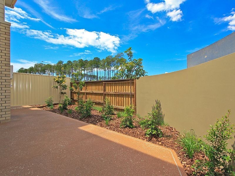 30 Emily Way, Varsity Lakes QLD 4227