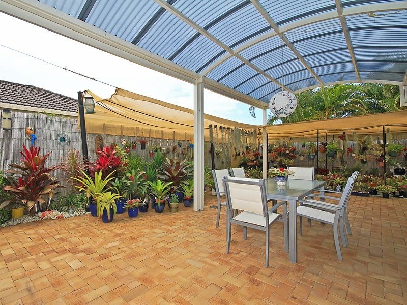 6 Redwing Court, Burleigh Waters QLD 4220