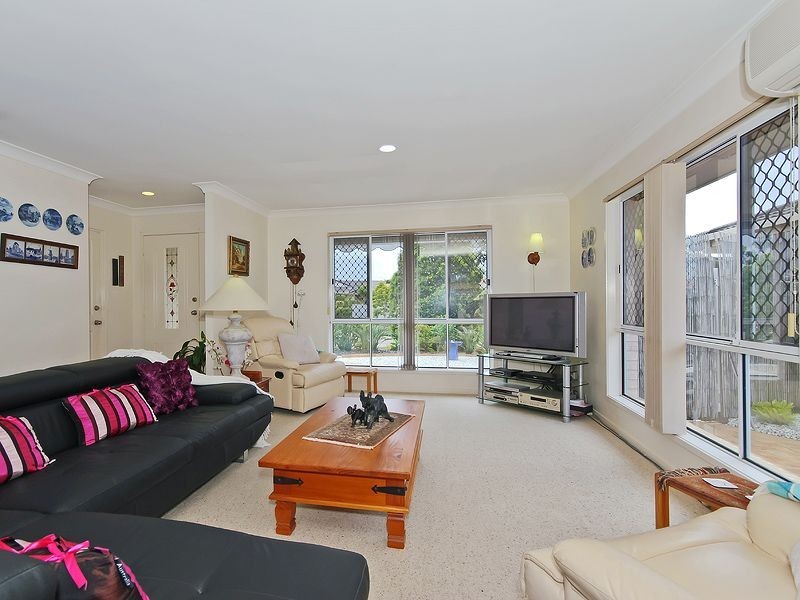 6 Redwing Court, Burleigh Waters QLD 4220