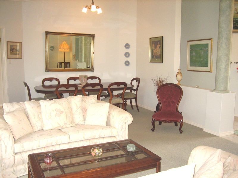 10 Sea Eagle Drive, Burleigh Waters QLD 4220