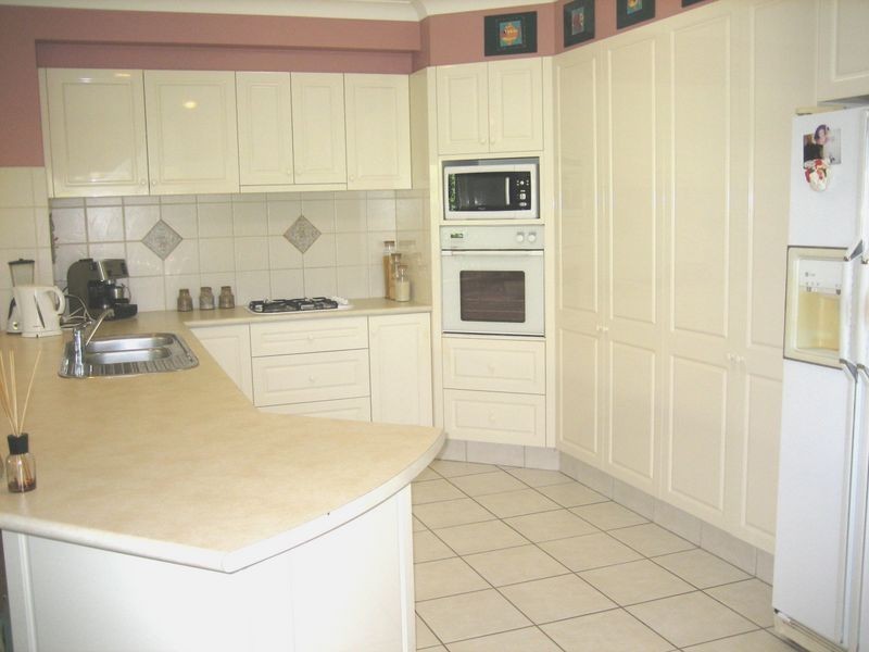 10 Sea Eagle Drive, Burleigh Waters QLD 4220