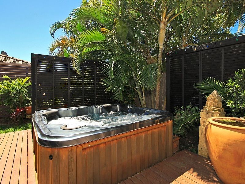 15 Styer Circuit, Burleigh Waters QLD 4220