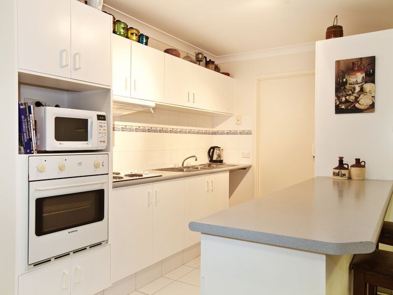2/2 Summerwine Street, Burleigh Waters QLD 4220
