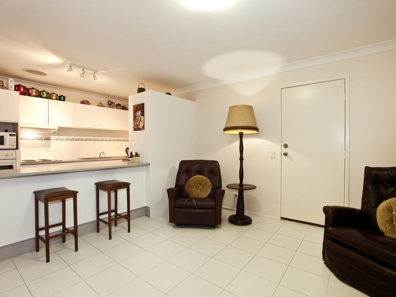 2/2 Summerwine Street, Burleigh Waters QLD 4220