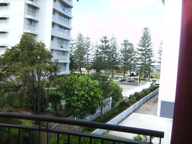 34/5 Fourth Avenue, Burleigh Heads QLD 4220