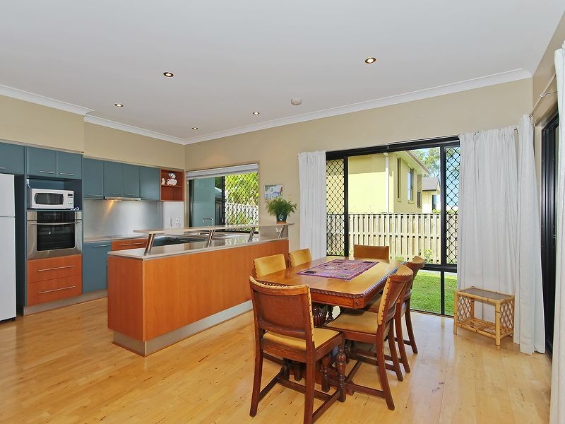 3/8 Bayswater Avenue, Varsity Lakes QLD 4227