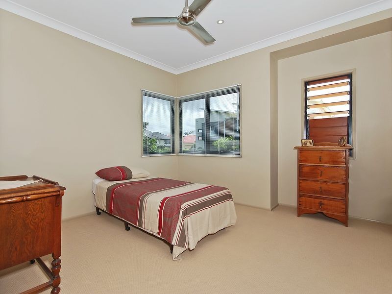3/8 Bayswater Avenue, Varsity Lakes QLD 4227