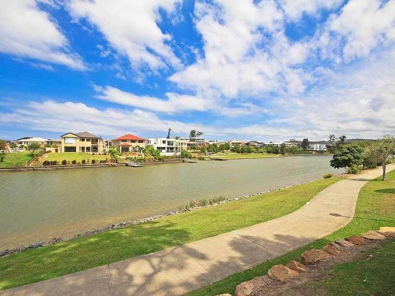 3/8 Bayswater Avenue, Varsity Lakes QLD 4227