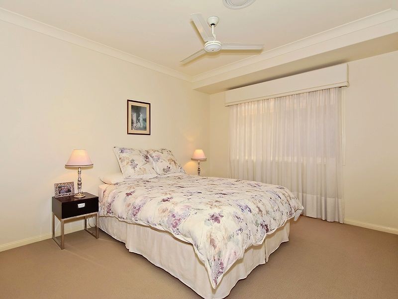 12 Pearwood Lane, Robina QLD 4226