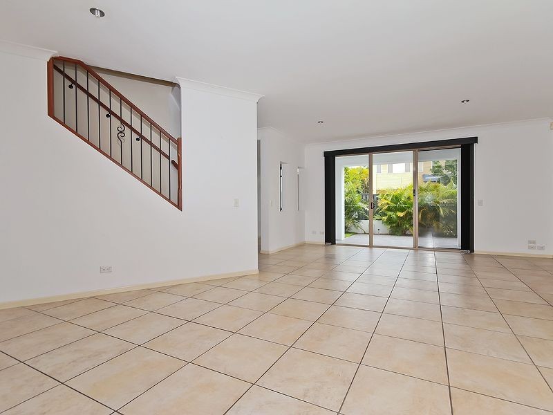 2/29 Bayswater Avenue, Varsity Lakes QLD 4227