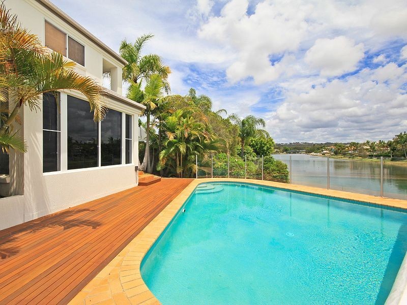 94 Auk Avenue, Burleigh Waters QLD 4220