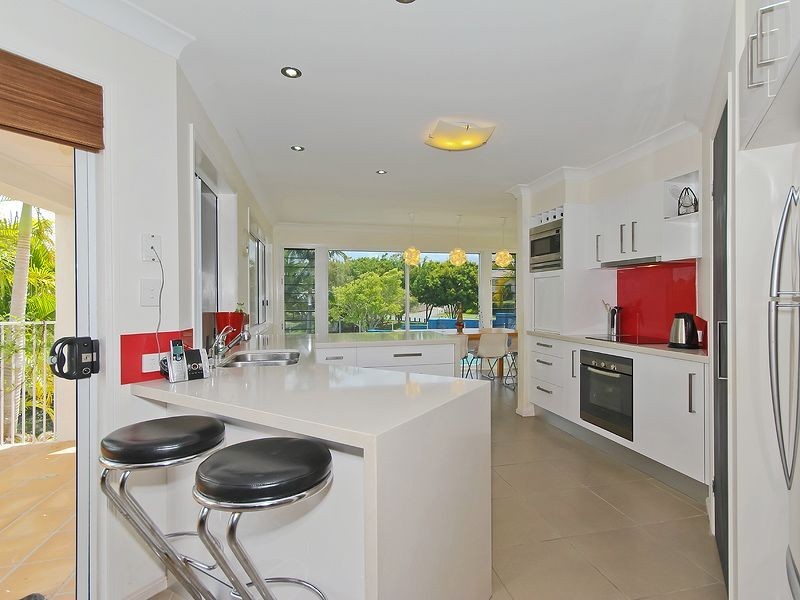 94 Auk Avenue, Burleigh Waters QLD 4220