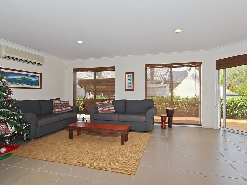 94 Auk Avenue, Burleigh Waters QLD 4220