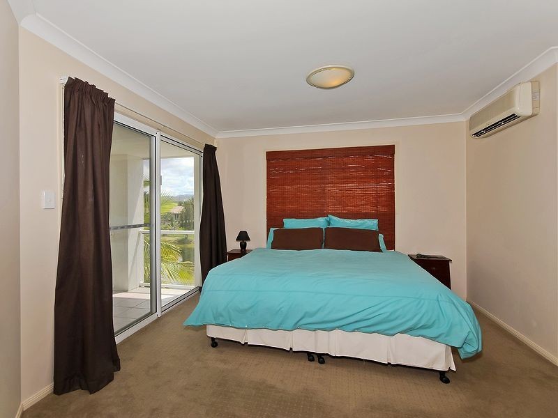 94 Auk Avenue, Burleigh Waters QLD 4220