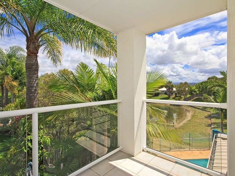 94 Auk Avenue, Burleigh Waters QLD 4220