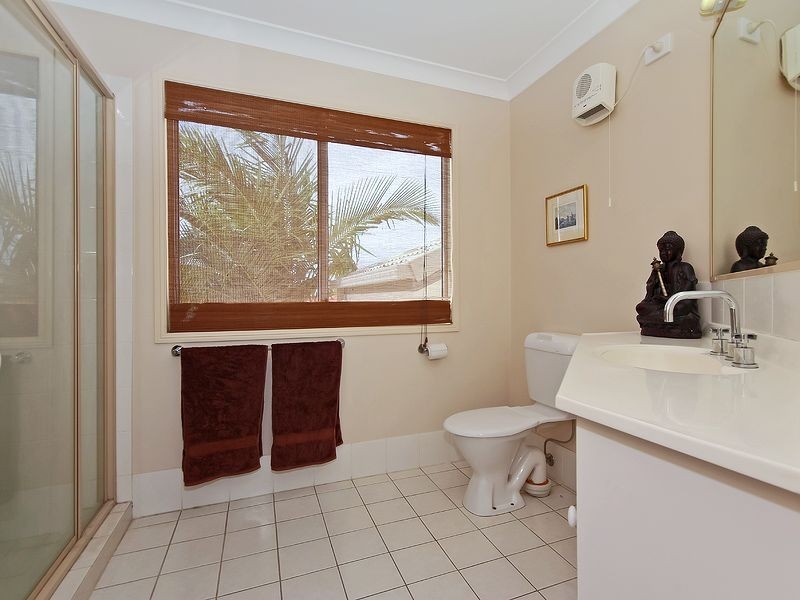 94 Auk Avenue, Burleigh Waters QLD 4220