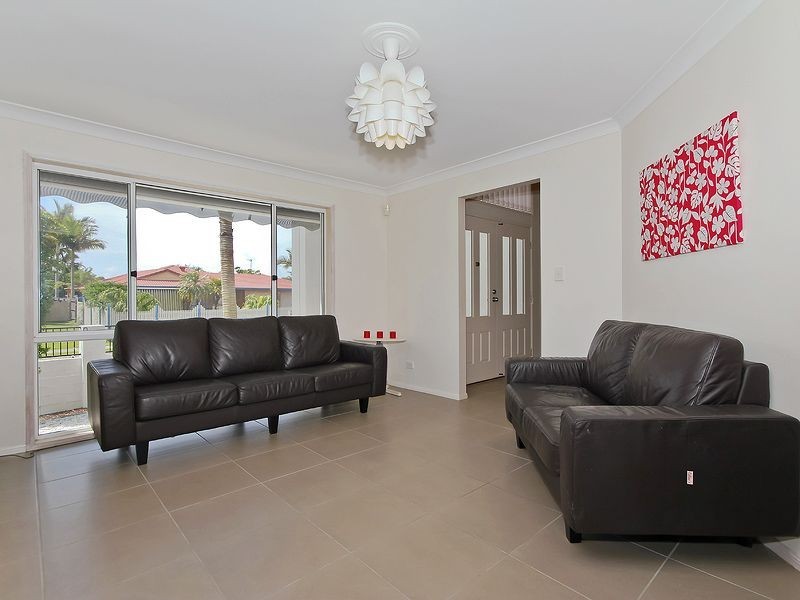 94 Auk Avenue, Burleigh Waters QLD 4220