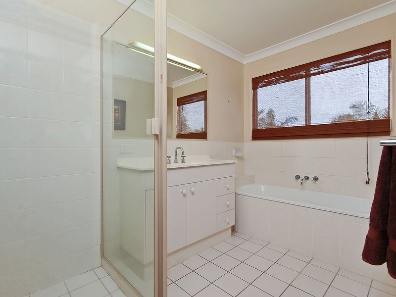 94 Auk Avenue, Burleigh Waters QLD 4220