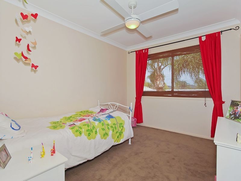 94 Auk Avenue, Burleigh Waters QLD 4220