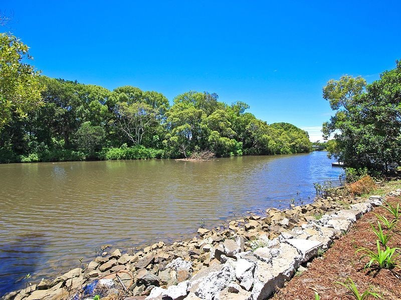 15 Cosmos Court, Elanora QLD 4221