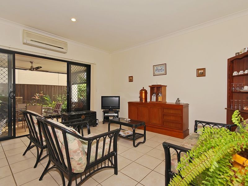 5 Gerona Circuit, Varsity Lakes QLD 4227